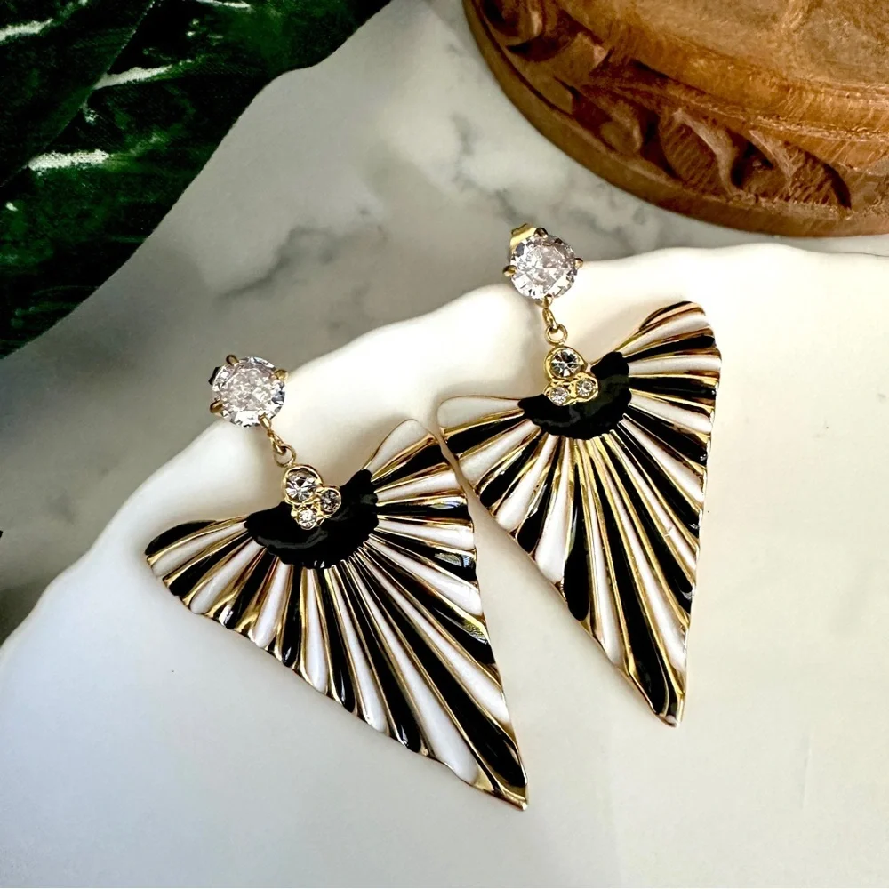 2/30🌵 Black & White Stripe Gold Triangle Art Deco Earrings Vtg Style Gift NEW